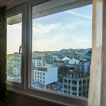57 Taksim Harbiye מלון דירות 3*